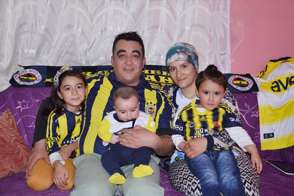 Bir oğlunun adını 'Alex' diğerinin adını 'Musa Sow' koydu