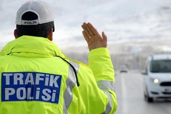 'Dur' ihtarına uymadı, polisi şehit etti