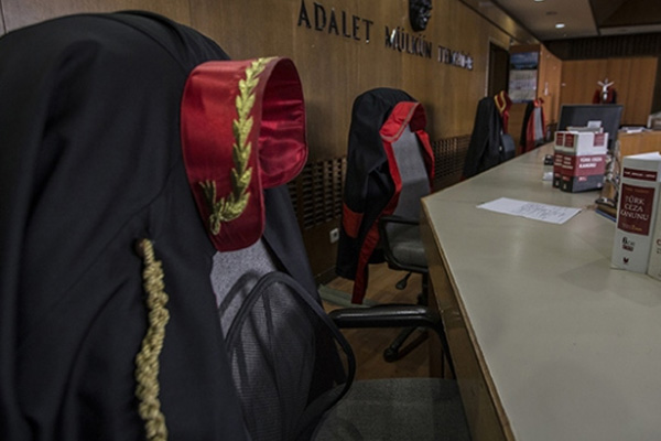 4 mahalle muhtarı görevinden uzaklaştırıldı