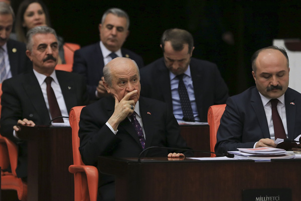 Dünya siyasetine Türk tipi katkı: Hükümet yanlısı muhalefet