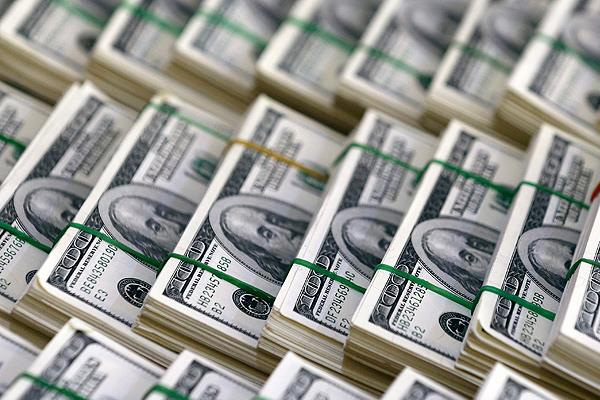 Dolar 3,64'ün altını gördü