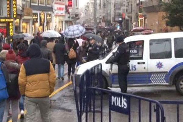 Taksim'de güvenlik önlemleri arttırıldı