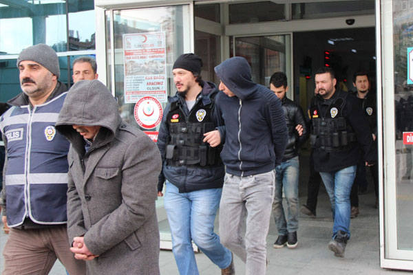 3 ilde uyuşturucu operasyonu: 11 gözaltı