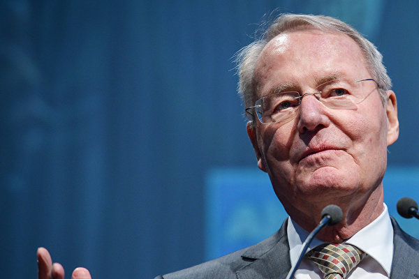 Henkel: Yunanistan AB’den çıksın, borcunu silelim