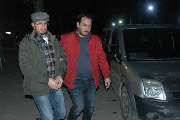 8 ilde polislere FETÖ operasyonu: 27 gözaltı