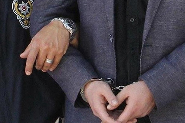 100 erkek öğrenciye cinsel istismarla suçlanan lise müdürü serbest bırakıldı