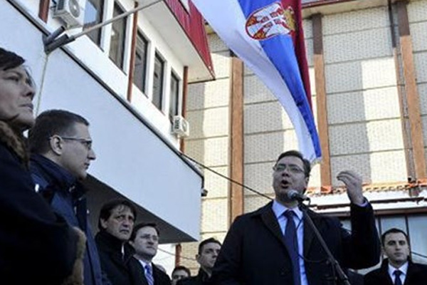 Sırbistan’da seçim yarışı kızışıyor