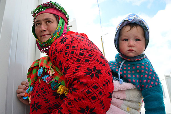 Depremzedeler konteynerlara alışmaya çalışıyor
