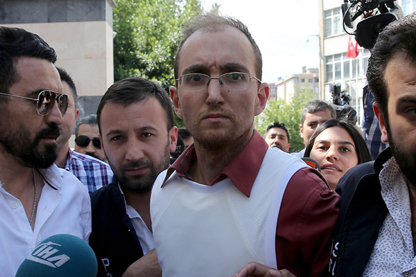 'Kan doluydu, her yer pis kokuyordu'