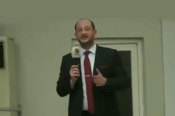 AK Parti 'İç savaş çıkar' diyen yöneticinin istifasını istedi