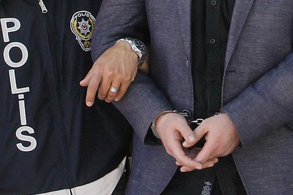 FETÖ'nün Bursa imamı saklandığı otelde yakalandı