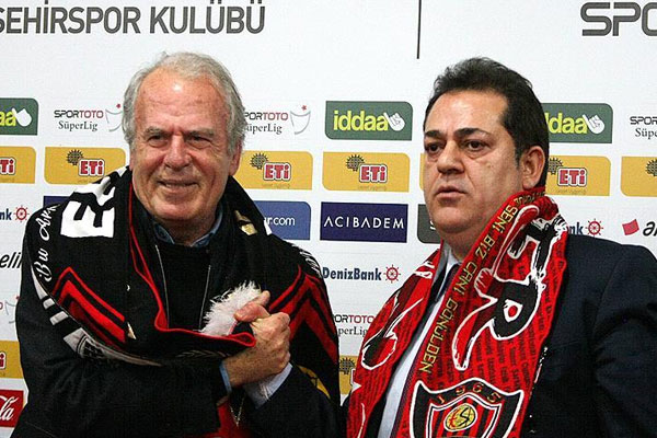 Mustafa Denizli resmen Eskişehirspor'da