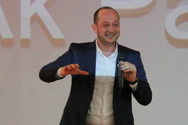 Ak Parti'li Ozan Erdem istifa etti