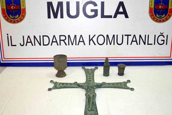 Tarihi eserleri yurt dışına kaçıracaklardı