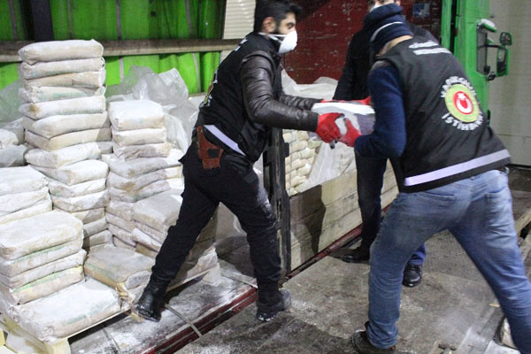 İran sınırında 600 kilo eroin yakalandı