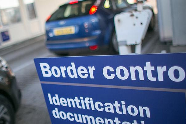 AP'de onaylandı: Schengen bölgesinde sistematik sınır kontrolü başlıyor