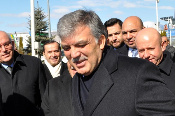 Abdullah Gül babasını ziyarete gitti