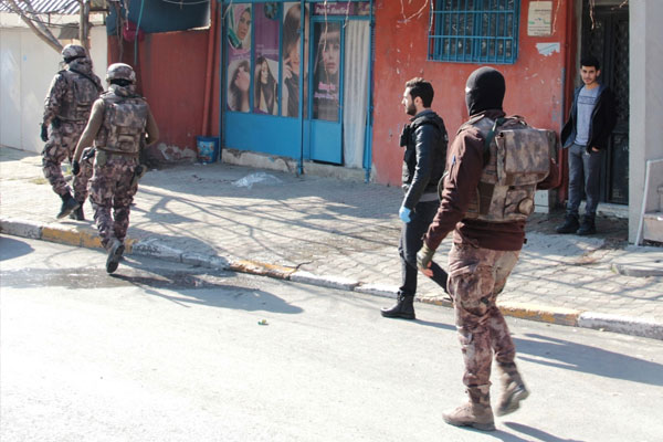 İstanbul’da uyuşturucu operasyonu: 17 gözaltı