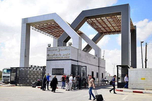 Refah Sınır Kapısı geçici olarak açıldı