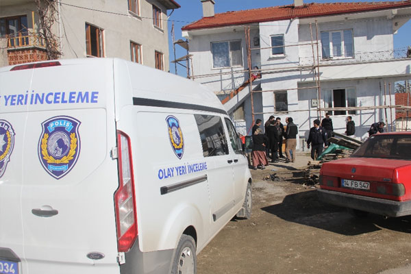 Bolu'da iki kişi sobadan zehirlenerek