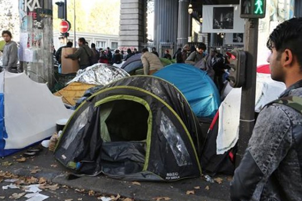 'Paris'teki sığınmacı kampı kısa zamanda dayanılmaz bir hal alabilir'