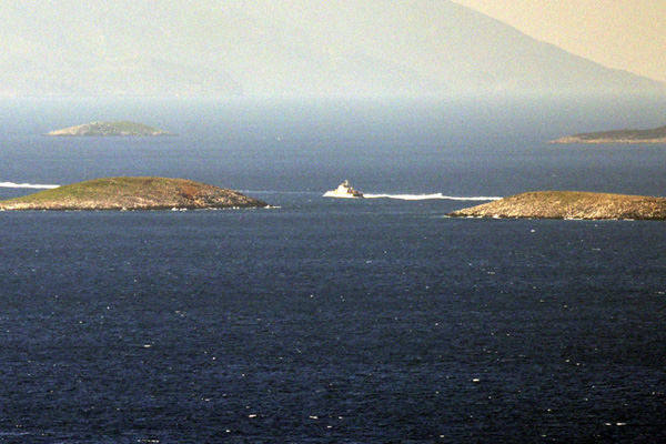 Kardak kayalıkları önlerinde hareketli anlar