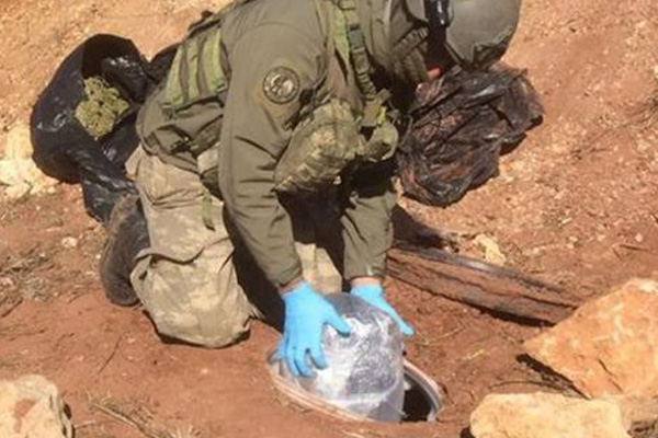 Diyarbakır’da 80 kilo PETN tipi patlayıcı ele geçirildi