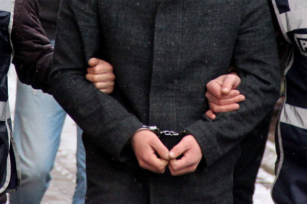 Balıkesir’de iş adamlarına FETÖ operasyonu: 20 gözaltı