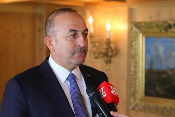 Çavuşoğlu'ndan ABD'ye: Rakka halkını YPG ve IŞİD arasında tercihe zorlamayın...