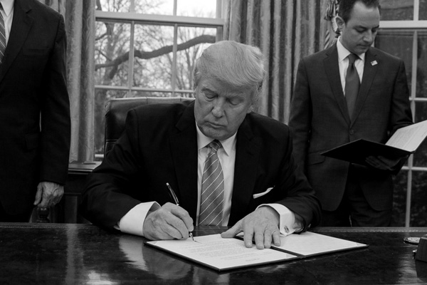 Trump ilk ayında nelere imza attı?
