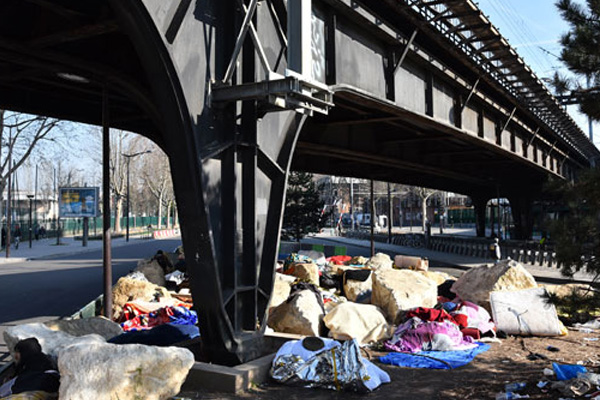 Sığınmacılara kayalı önlem