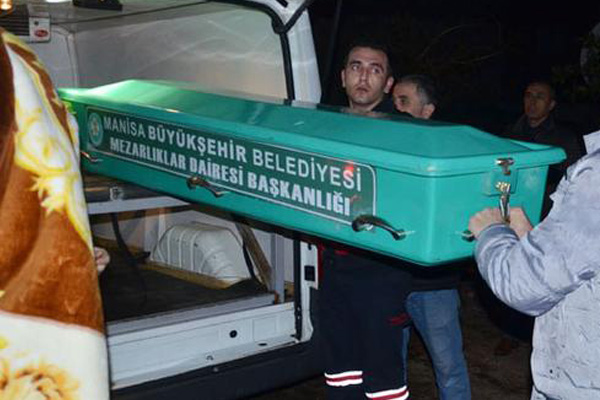 1,5 yaşındaki bebek yanarak can verdi