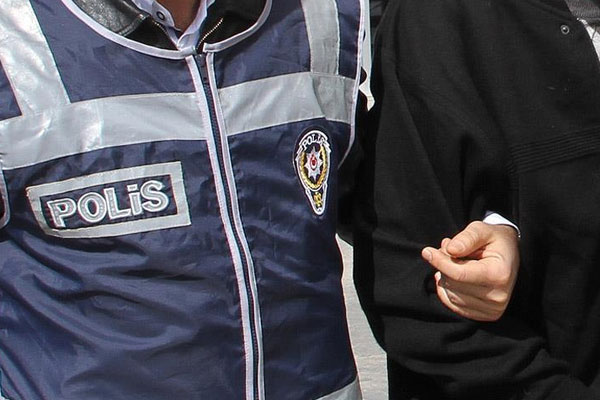 Van'da FETÖ'nün mahrem imamlarına operasyon