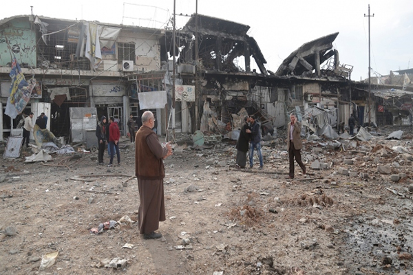 IŞİD Musul'da okul vurdu