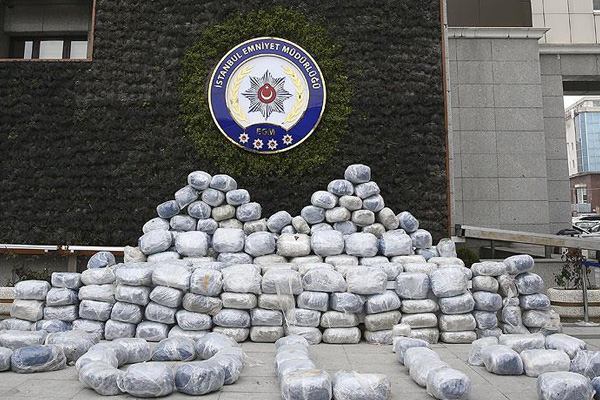 1 yılda 6 ton uyuşturucu ele geçirildi