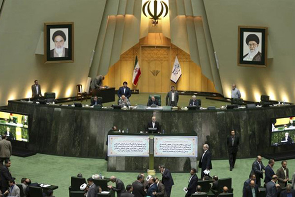 İran'da yargı ve istihbarat arasında 'çifte vatandaşlık' tartışması