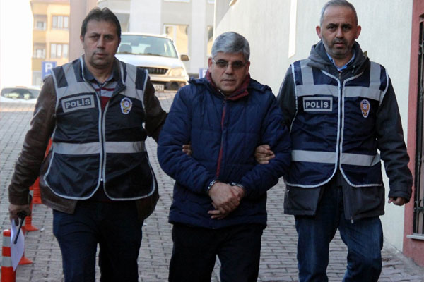 21 polis hakkında FETÖ’den yakalama kararı