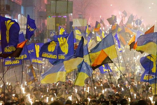Ukrayna'da Meydan Protestoları: Rusya ile bağlar kesilsin