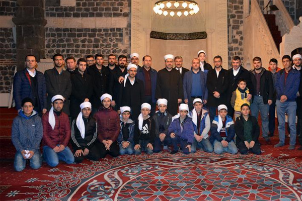 Diyarbakırlı gençler sabah namazında buluştu