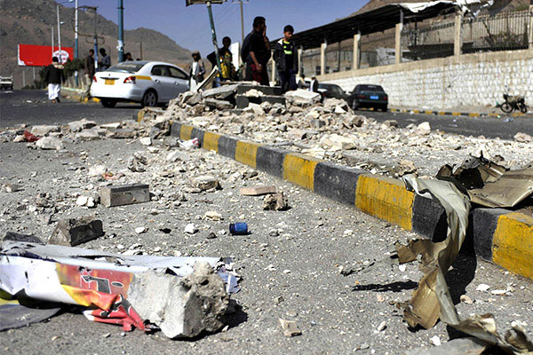 Husiler sivilleri mayınla vurdu