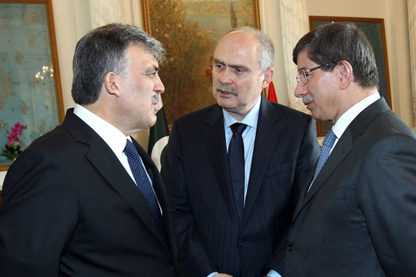 Dışişleri'nin 'kara kutusu' bakan oldu