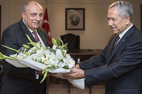 Arınç görevi Türkeş'e teslim etti