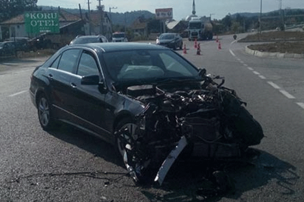 Eski vekil trafik kazası geçirdi