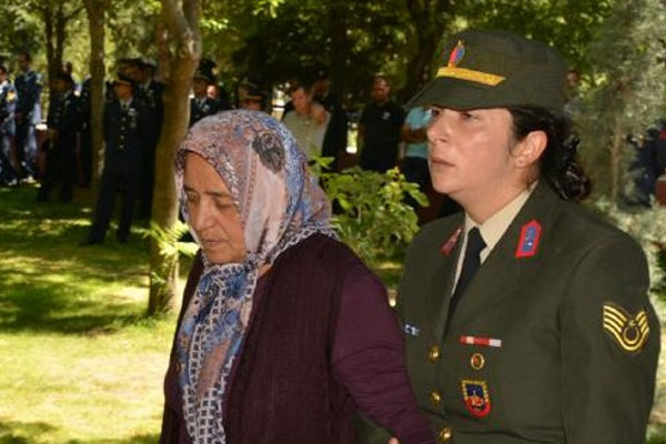 'Zengin olan asker de olmaz, şehit de'