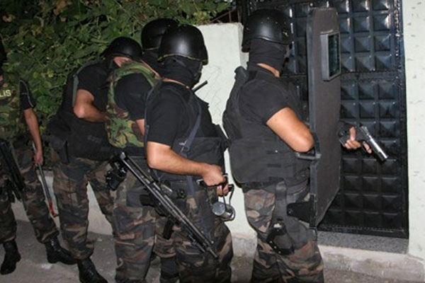 Gözaltı operasyonları sürüyor