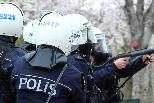 Diyarbakır'da polise saldırı: 1 şehit