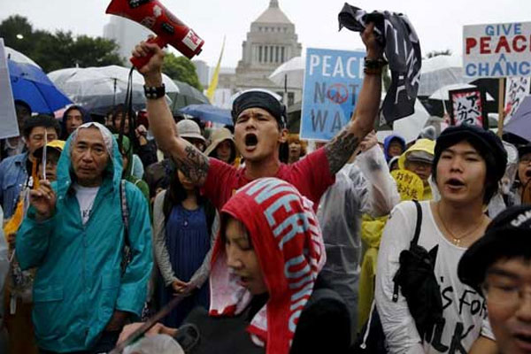 150 bin kişilik dev gösteri