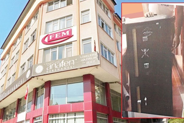 Tuvaletteki kasadan yüzlerce senet çıktı