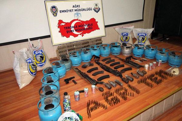 Ağrı'da 6 PKK'lı yakalandı