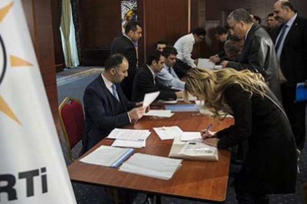 Partilerde aday adayı başvuruları başladı